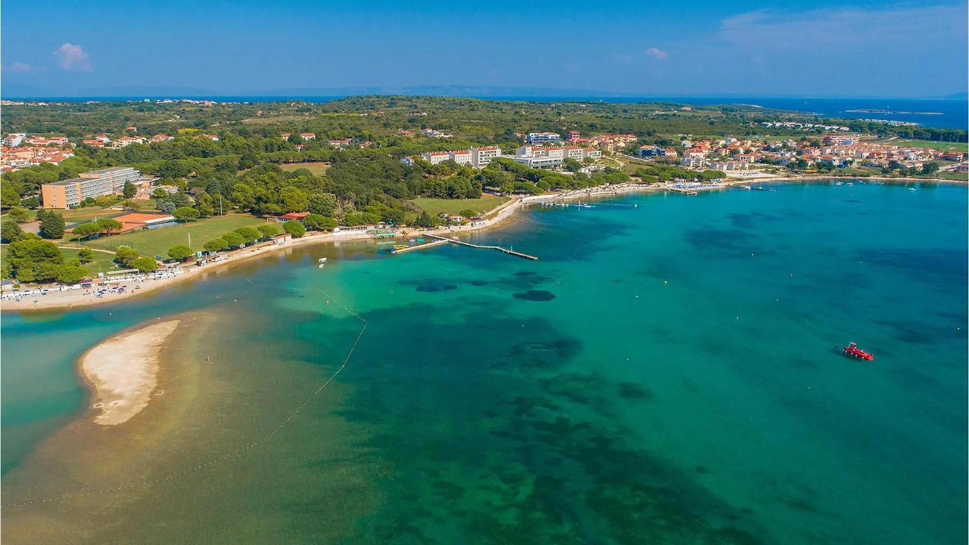 Holiday home 6 Bedroom Beautiful Home In Medulin