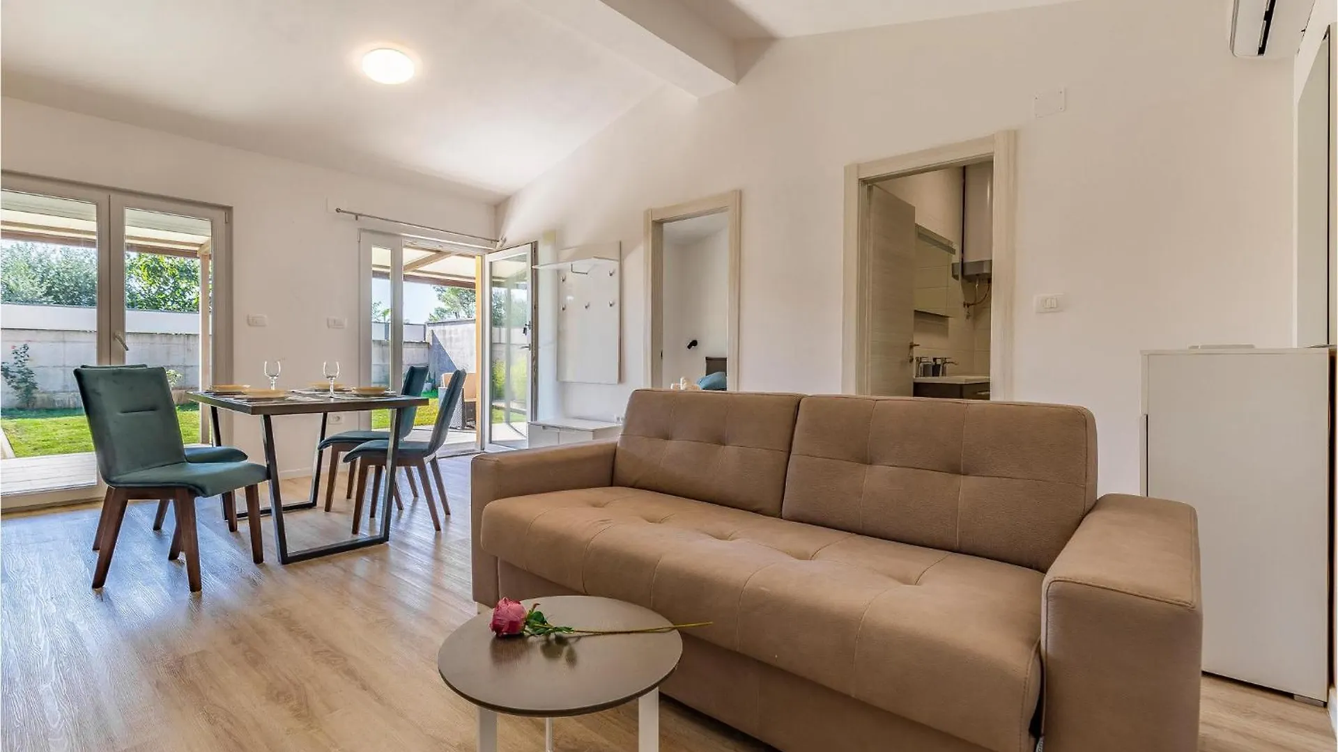 6 Bedroom Beautiful Home In Medulin