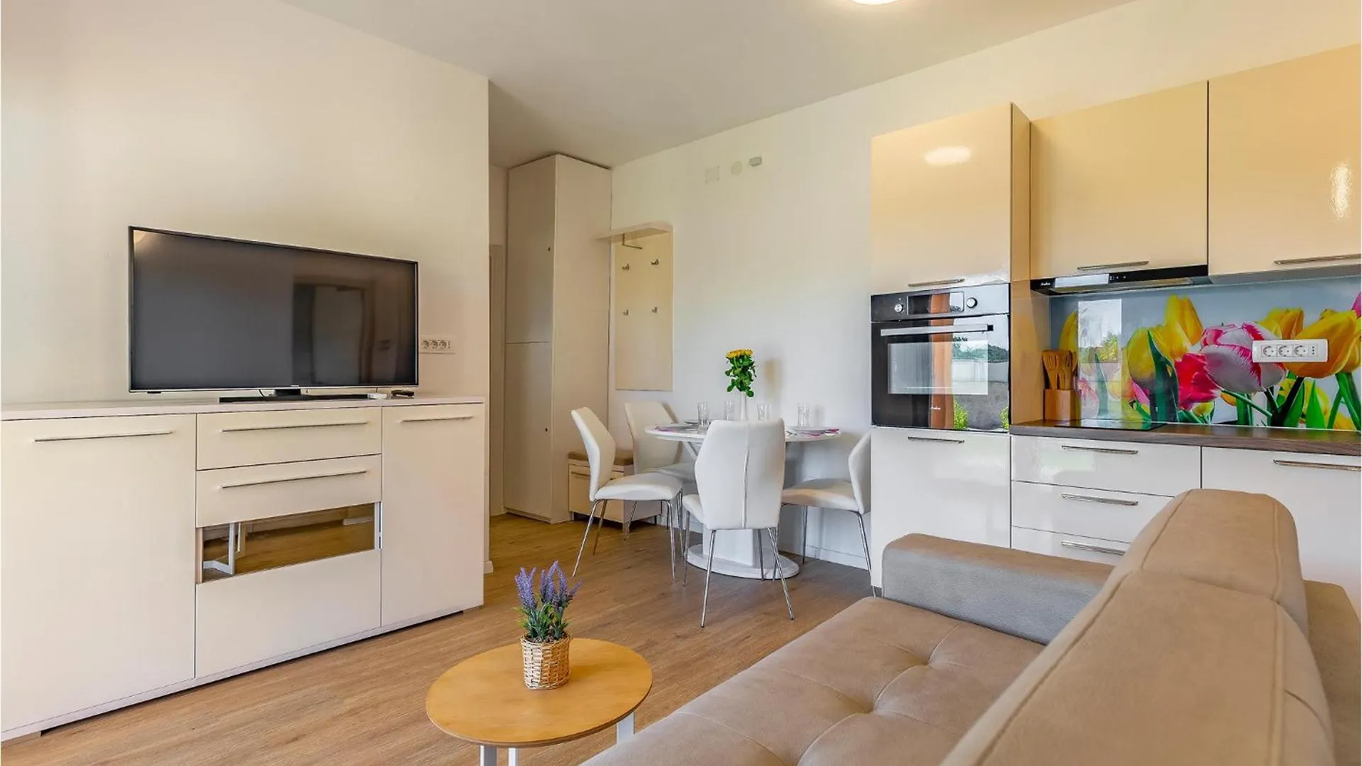 6 Bedroom Beautiful Home In Medulin Holiday home