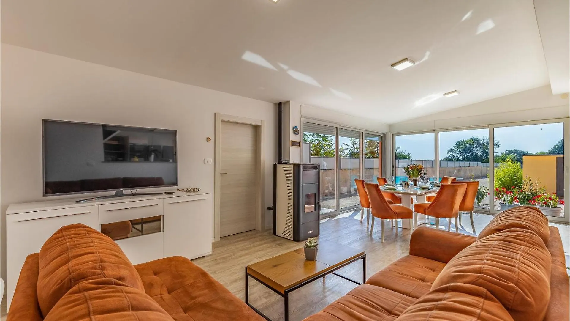 6 Bedroom Beautiful Home In Medulin 0*,  Croatia