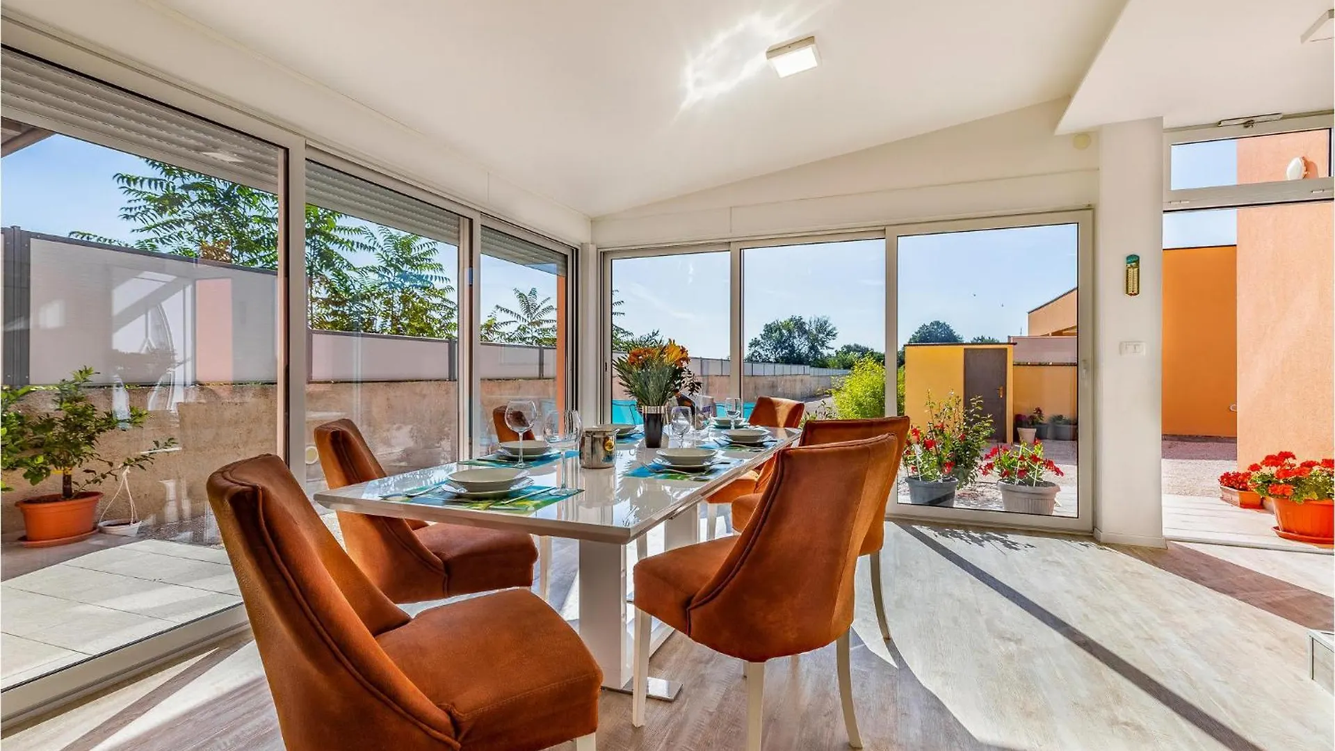 6 Bedroom Beautiful Home In Medulin 0*,