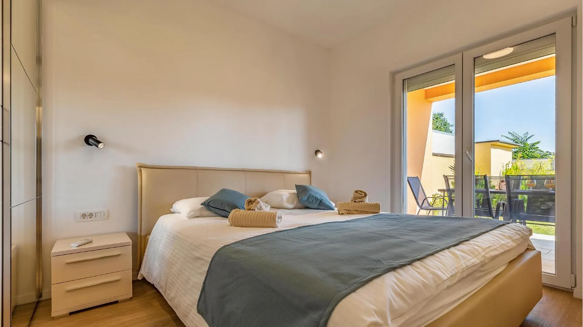 6 Bedroom Beautiful Home In Medulin