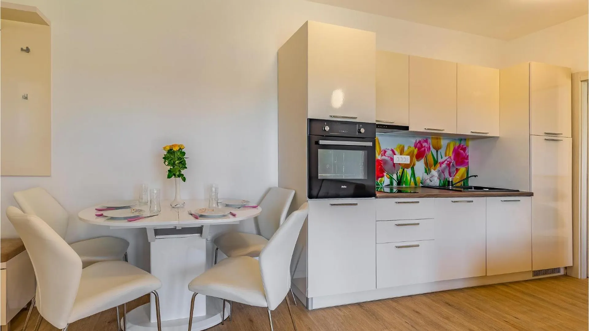 6 Bedroom Beautiful Home In Medulin 0*,